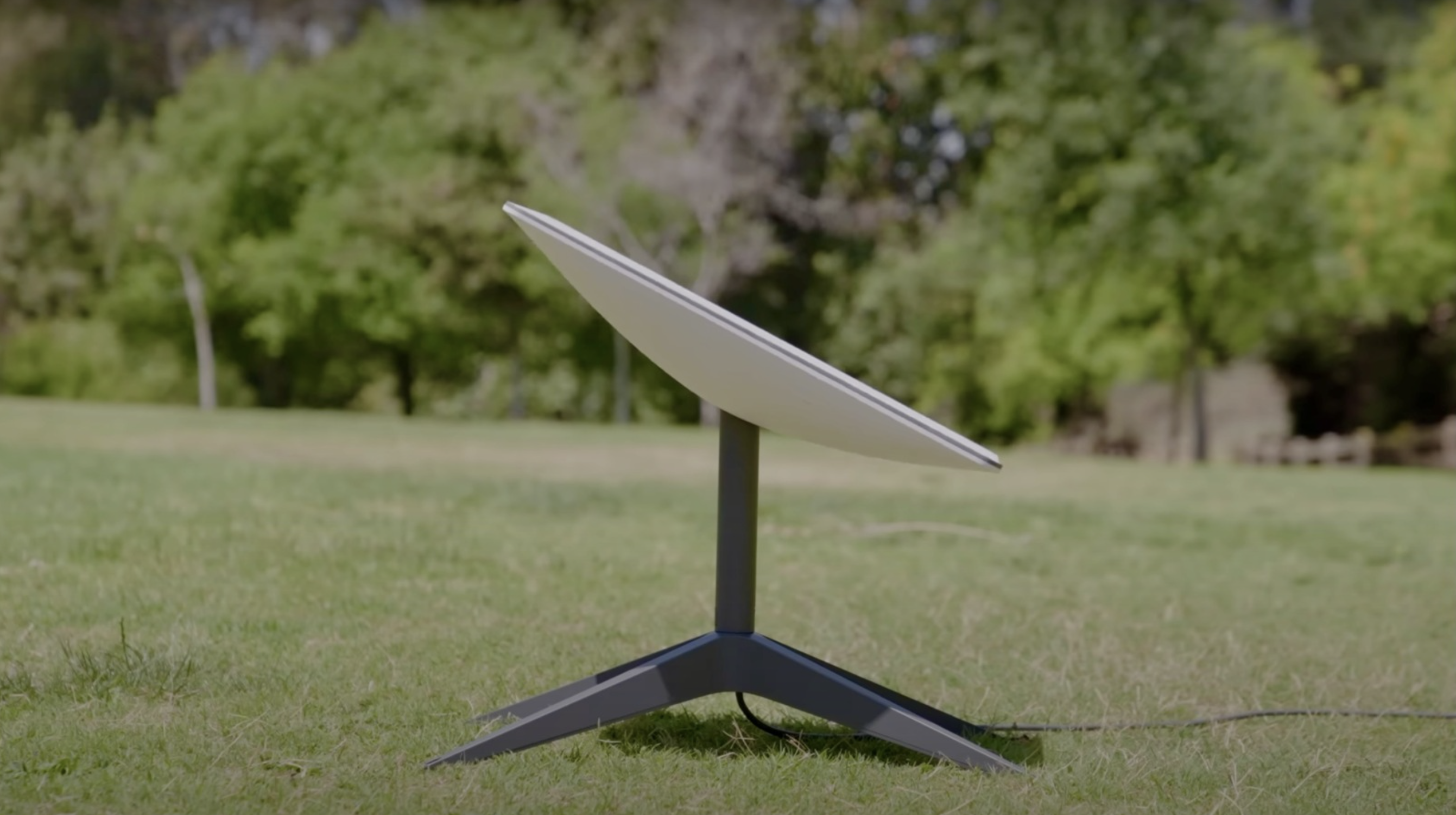 Thiết bị của Starlink bao gồm ăng-ten vệ tinh và bộ định tuyến