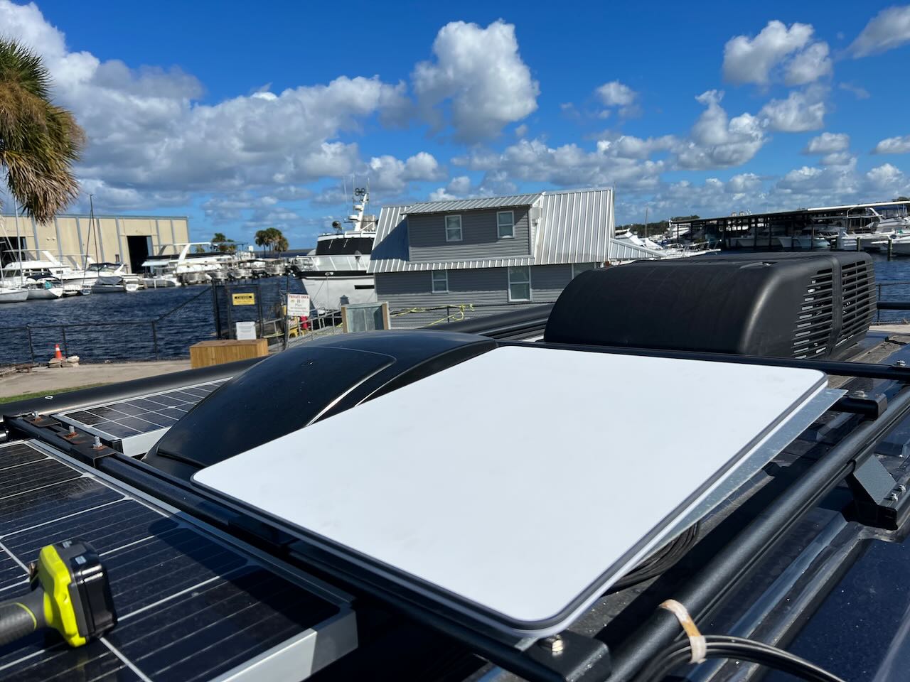 Starlink được lắp đặt trên xe di động