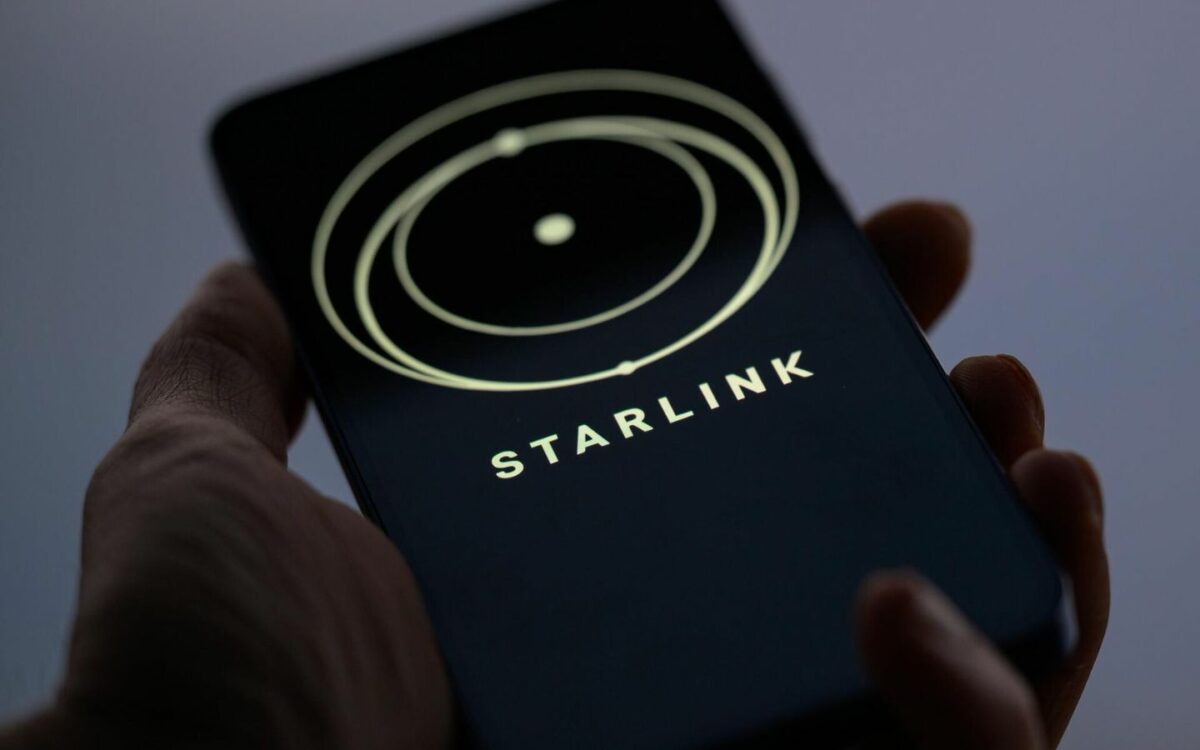 Quy Định Quốc Tế Về Triển Khai Internet Vệ Tinh: Từ Hiệp Ước Đến Thực Tiễn